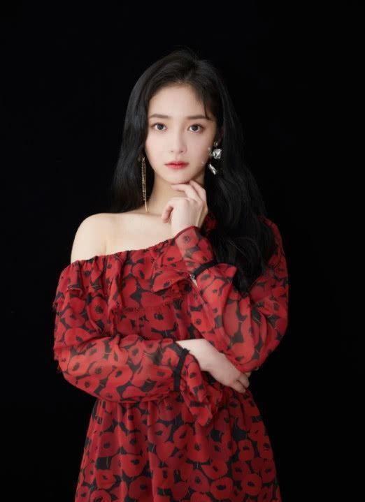 最新款发型女,发型背后的温馨故事与时尚潮流