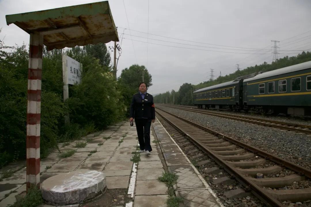 西宁出租车大包选购与安装指南，选购最新款式与安装步骤全解析